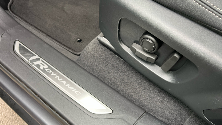 Land Rover Range Rover Velar 2.0 D200 MHEV Dynamic SE 5dr Auto Diesel Estate